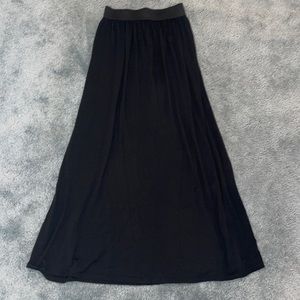 Black maxi skirt size medium